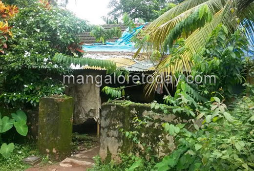 Mangaluru : Gang of 5 barge into lone woman’s house at Bondel; rob cash, gold 5